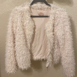 WHITE SHIRPA JACKET. never worn size S/M